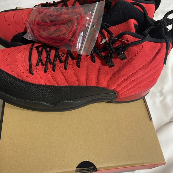 Jordan 12 "Reverse Flu Games" - Picture 3 of 5